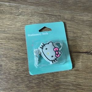 HELLO KITTY-NWT Mini Lock & Key